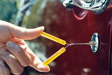 community Locksmith Store Milwaukee, WI 414-540-8559 - broken-key-extraction