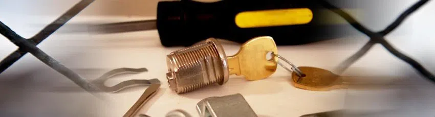 community Locksmith Store Milwaukee, WI 414-540-8559 - changing-locks